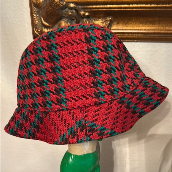 Gucci Red and Green Houndstooth Bucket Hat - Picture 2 of 6